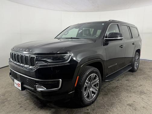 Diamond Black Crystal Pearlcoat 2023 Jeep Wagoneer 4x4