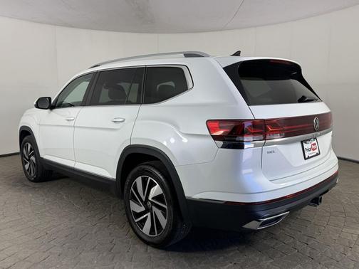 Opal White Pearl 2025 Volkswagen Atlas 2.0T SEL