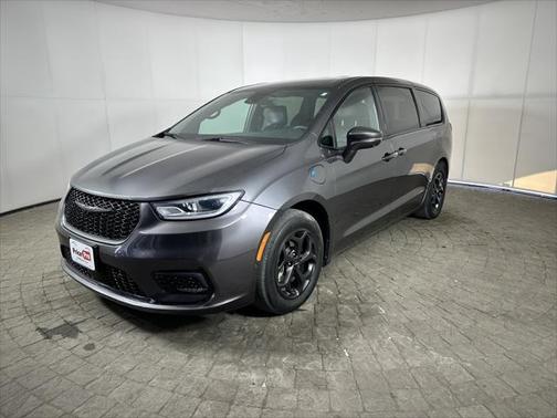 2022 Chrysler Pacifica Hybrid Touring L