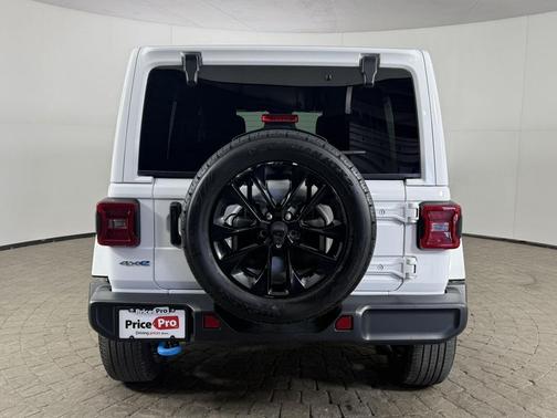 Bright White Clearcoat 2024 Jeep Wrangler 4xe Sahara