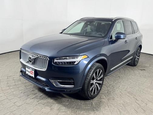 2025 Volvo XC90 B5 Core