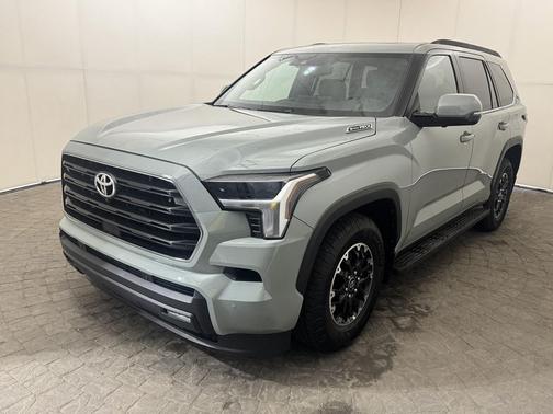 2025 Toyota Sequoia SR5