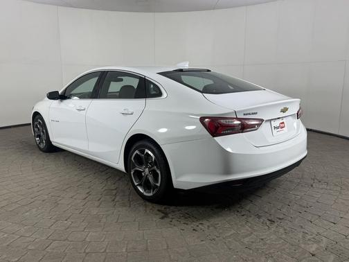 2022 Chevrolet Malibu 4dr Sdn LT