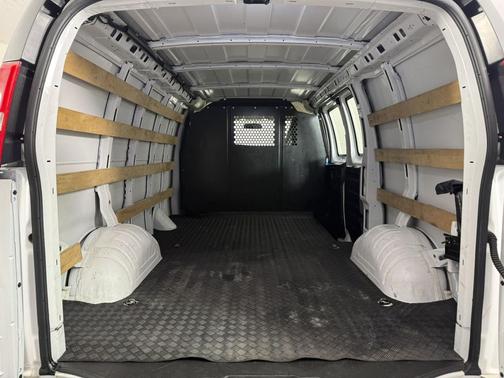 2024 Chevrolet Express 2500 RWD 2500 135