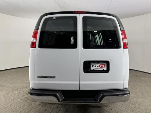 2024 Chevrolet Express 2500 RWD 2500 135