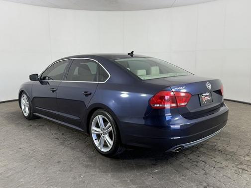 Night Blue Metallic 2014 Volkswagen Passat 4dr Sdn 2.5L Auto SE PZEV *Ltd Avail*