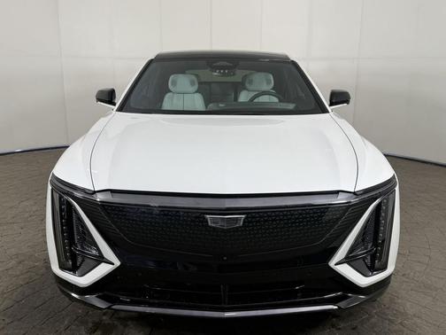 Crystal White Tricoat 2024 Cadillac LYRIQ Sport