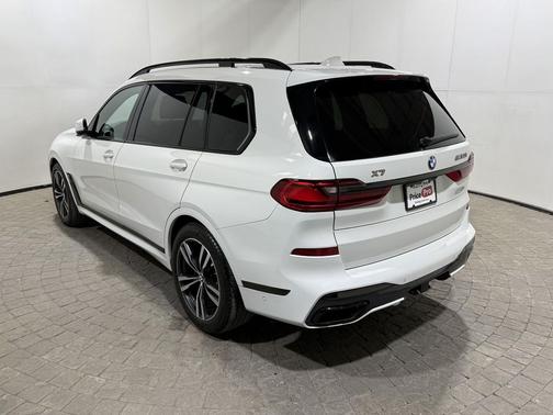 2021 BMW X7 M50i