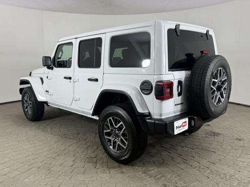2025 Jeep Wrangler Sahara 4 Door 4x4