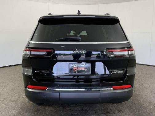 Diamond Black Crystal Pearlcoat 2023 Jeep Grand Cherokee L Laredo