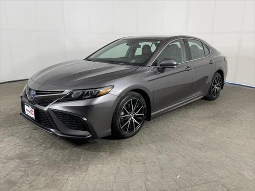 2024 Toyota Camry Hybrid SE