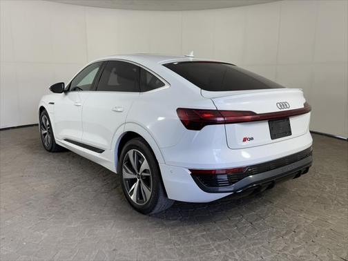 2024 Audi Q8 e-tron Premium Plus