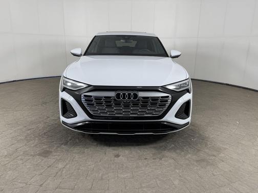 2024 Audi Q8 e-tron Premium Plus