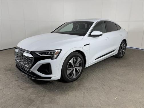 2024 Audi Q8 e-tron Premium Plus