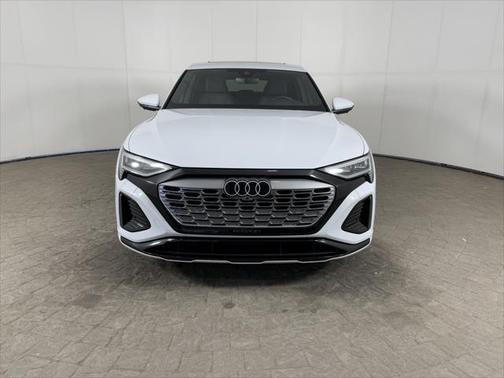 2024 Audi Q8 e-tron Premium Plus