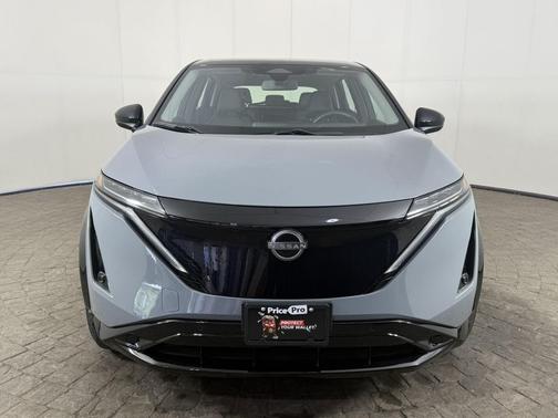 Boulder Gray Pearl/Black Diamond Pearl 2024 Nissan ARIYA ENGAGE w/HTD Leather