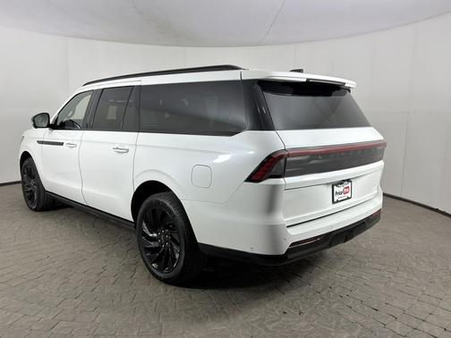 Pristine White Metallic Tri-Coat 2025 Lincoln Navigator L Reserve