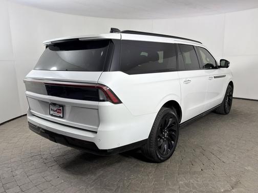Pristine White Metallic Tri-Coat 2025 Lincoln Navigator L Reserve