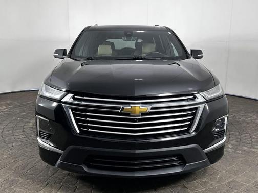 Mosaic Black Metallic 2023 Chevrolet Traverse Premier
