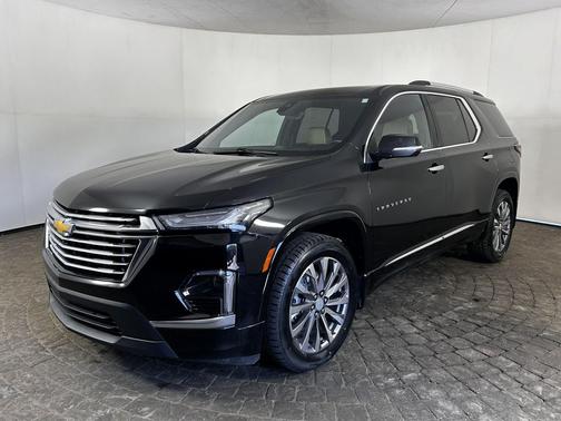 Mosaic Black Metallic 2023 Chevrolet Traverse Premier