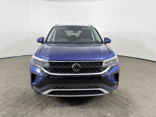 Dusk Blue Metallic 2023 Volkswagen Taos SE 4MOTION