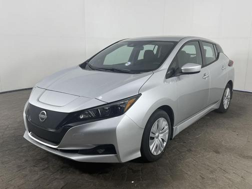 Brilliant Silver Metallic 2025 Nissan Leaf S