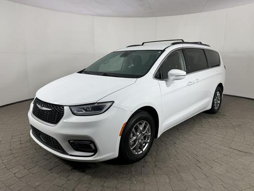 2021 Chrysler Pacifica Touring FWD