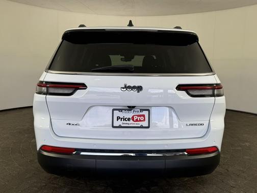 Bright White Clearcoat 2023 Jeep Grand Cherokee L Laredo