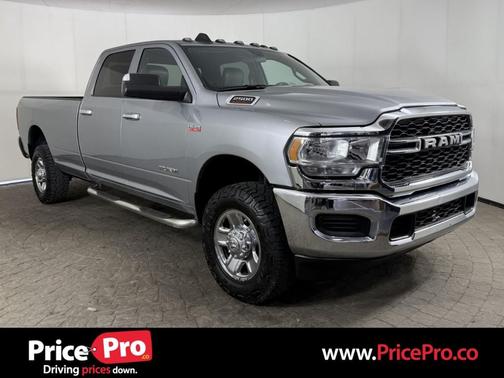 Billet Silver Metallic Clearcoat 2022 RAM 2500 Tradesman 4x4 Crew Cab 8' Box