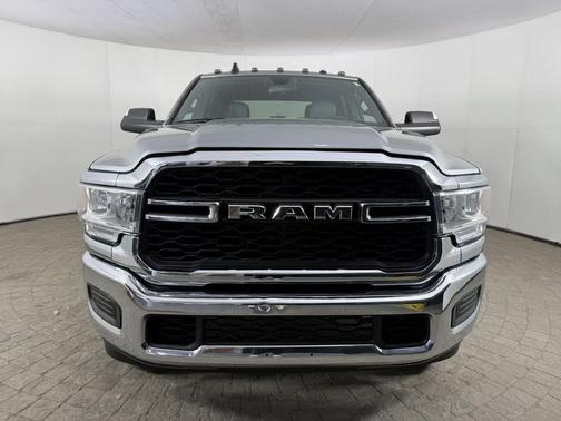 Billet Silver Metallic Clearcoat 2022 RAM 2500 Tradesman 4x4 Crew Cab 8' Box