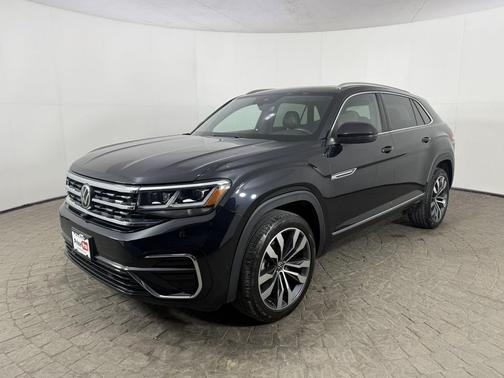 Deep Black Pearl 2023 Volkswagen Atlas Cross Sport 3.6L V6 SEL Premium R-Line
