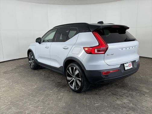 2021 Volvo XC40 Recharge Pure Electric P8