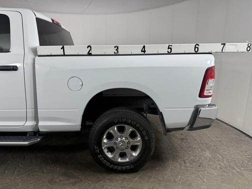 Bright White Clearcoat 2024 RAM 2500 Big Horn Crew Cab 4x4 6'4' Box