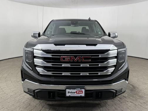 Onyx Black 2023 GMC Sierra 1500 SLE