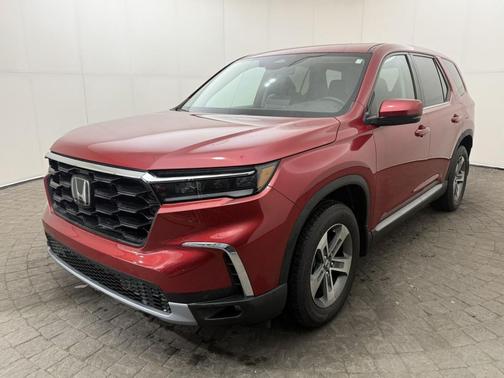 Radiant Red Metallic II 2024 Honda Pilot EX-L 8 Passenger w/Leather HTD