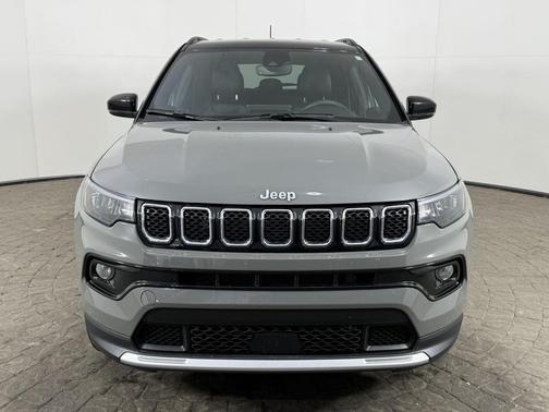 Sting-Gray Clearcoat 2023 Jeep Compass Limited