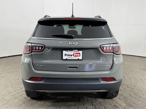 Sting-Gray Clearcoat 2023 Jeep Compass Limited