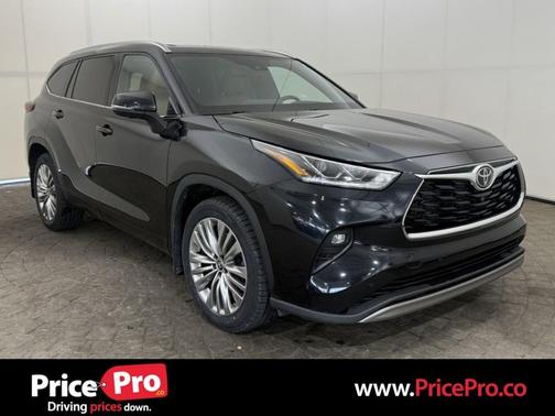 Midnight Black Metallic 2023 Toyota Highlander Platinum AWD w/Panoramic Roof