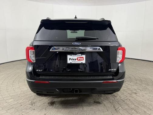 2024 Ford Explorer XLT w/Tow Pkg