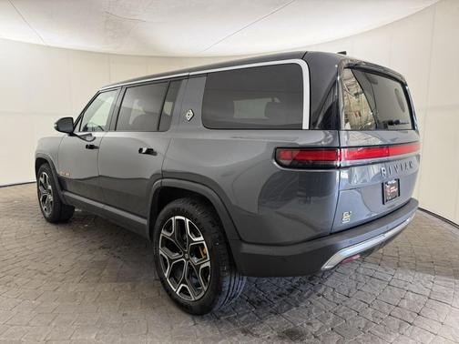 LA Silver 2022 Rivian R1S Launch Ed. AWD w/Leather HTD/Vent