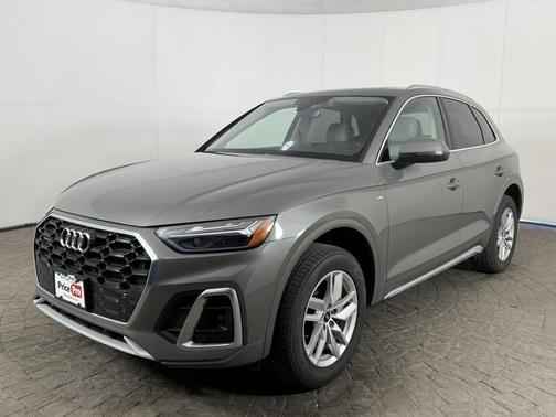 Chronos Gray Metallic 2023 Audi Q5 45 S line Premium