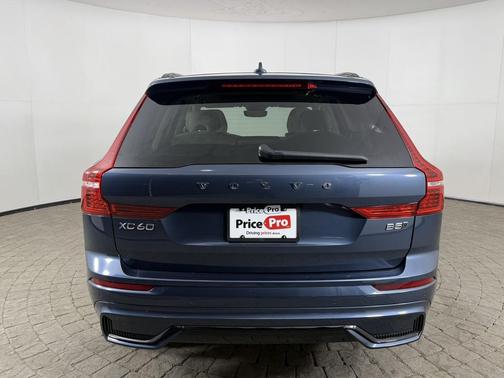 2025 Volvo XC60 Plus