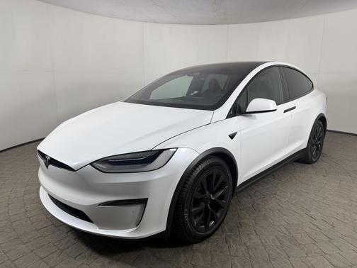 Pearl White Multi-Coat 2022 Tesla Model X Plaid