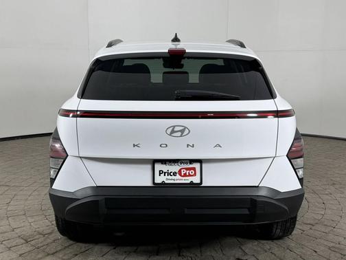 2025 Hyundai KONA SEL FWD