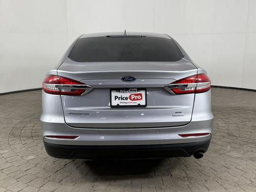 2020 Ford Fusion SE FWD