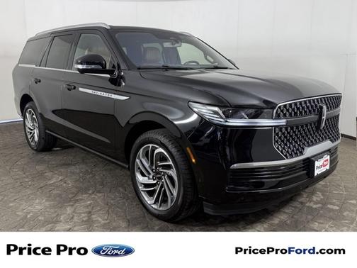Infinite Black Metallic Clearcoat 2025 Lincoln Navigator Reserve