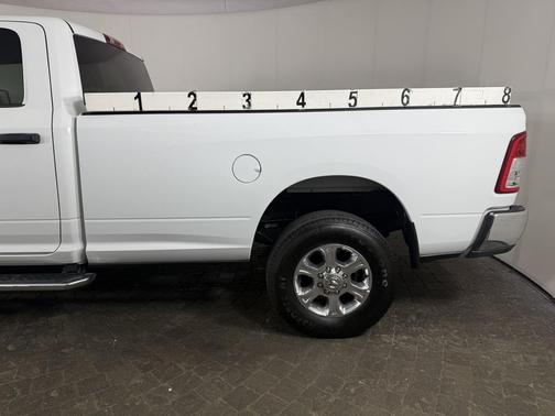 Bright White Clearcoat 2024 RAM 3500 Big Horn Crew Cab 4x4 8' Box