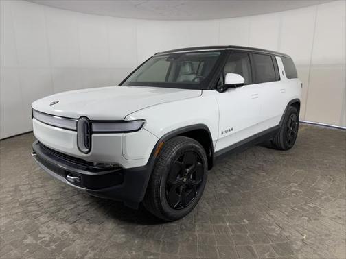 2023 Rivian R1S Adventure Dual-Motor Max Pack