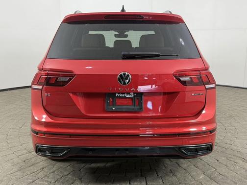 Kings Red Metallic 2024 Volkswagen Tiguan 2.0T SE R-Line Black 4MOTION