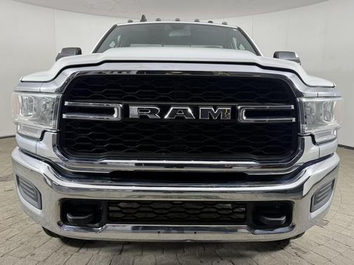 2022 RAM 3500 Tradesman 4x4 Reg Cab 8' Box